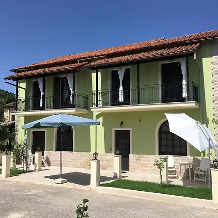 Apartment House!! Sfakera